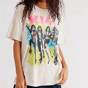 DAYDREAMER KISS DESTROYER MERCH TEE